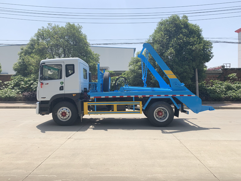 中潔牌XZL5180ZBS6型擺臂式垃圾車(chē)