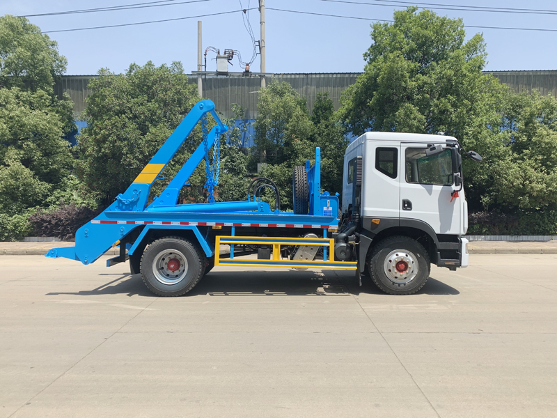 中潔牌XZL5180ZBS6型擺臂式垃圾車(chē)