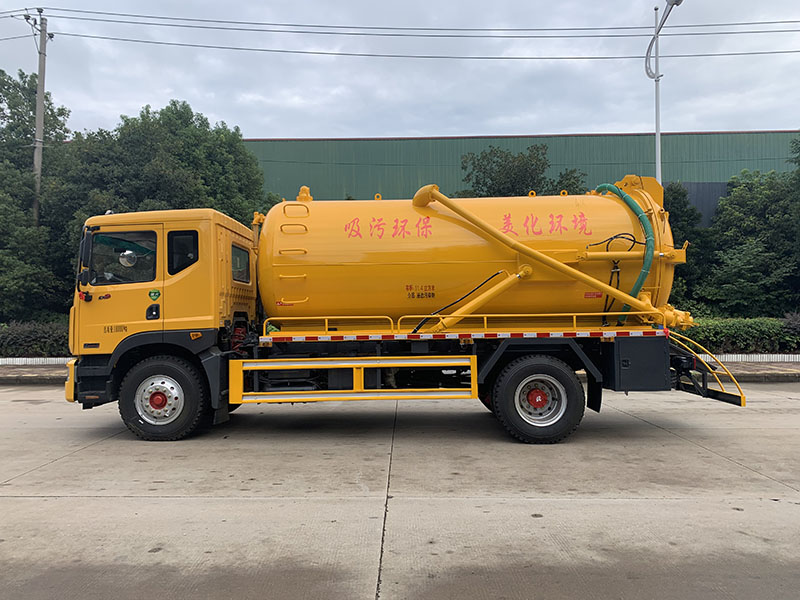 中潔牌XZL5180GXW6型吸污車(chē)